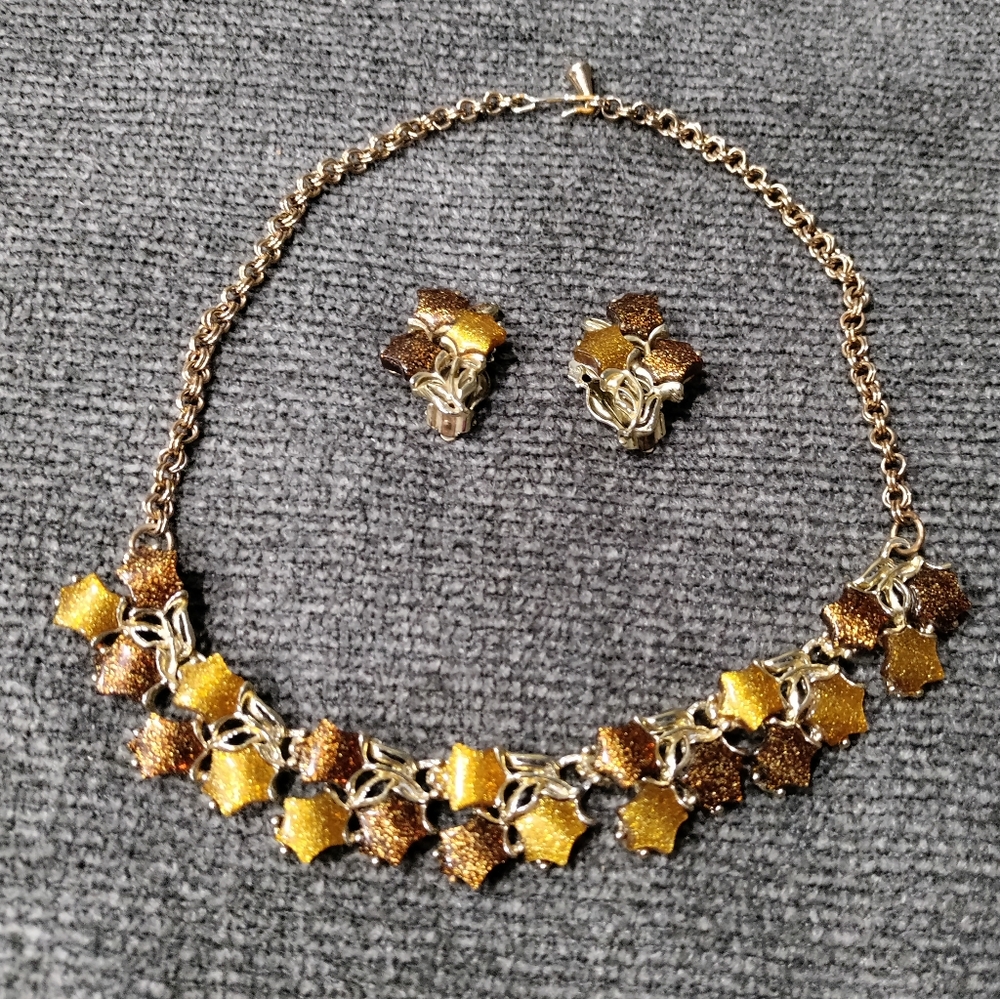 Gold brown leaves choker and clip on earings set